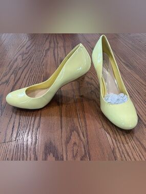 Jessica Simpson Yellow Patent Leather Heel Pumps - 9.5
